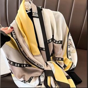 Elegant Printed Scarf- Luxurious Style